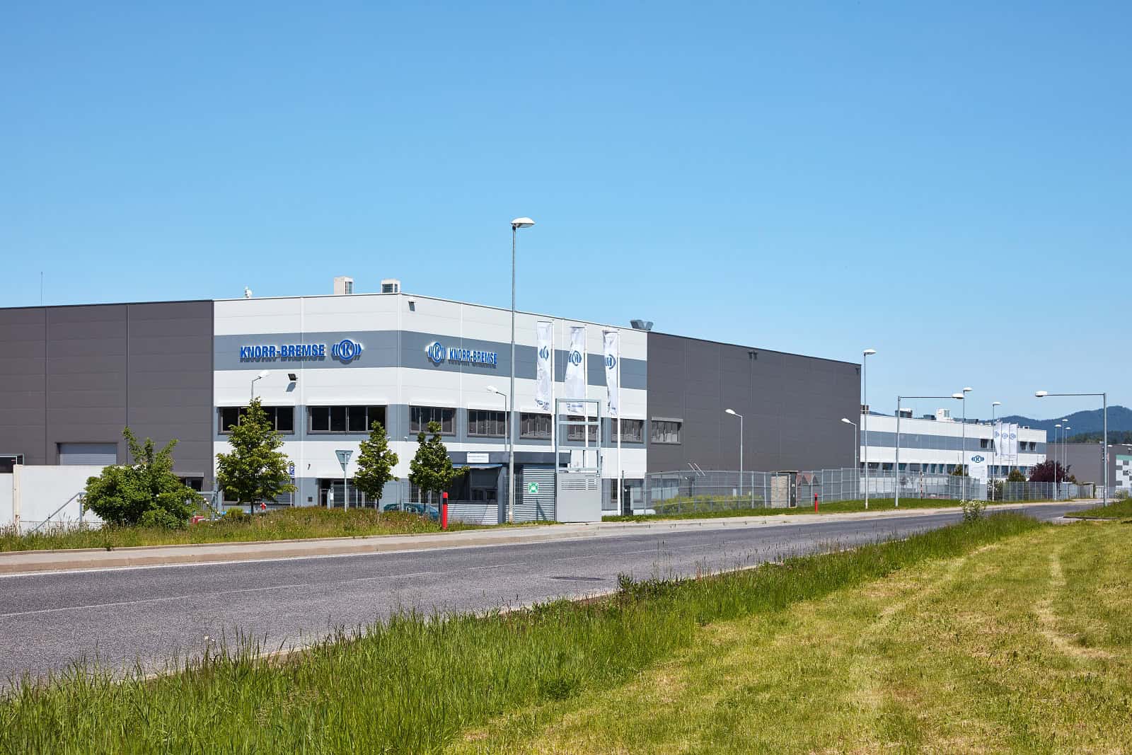 Safety and optimization of material handling equipment operations at KNORR-BREMSE, Systémy pro užitková vozidla, ČR, s.r.o.